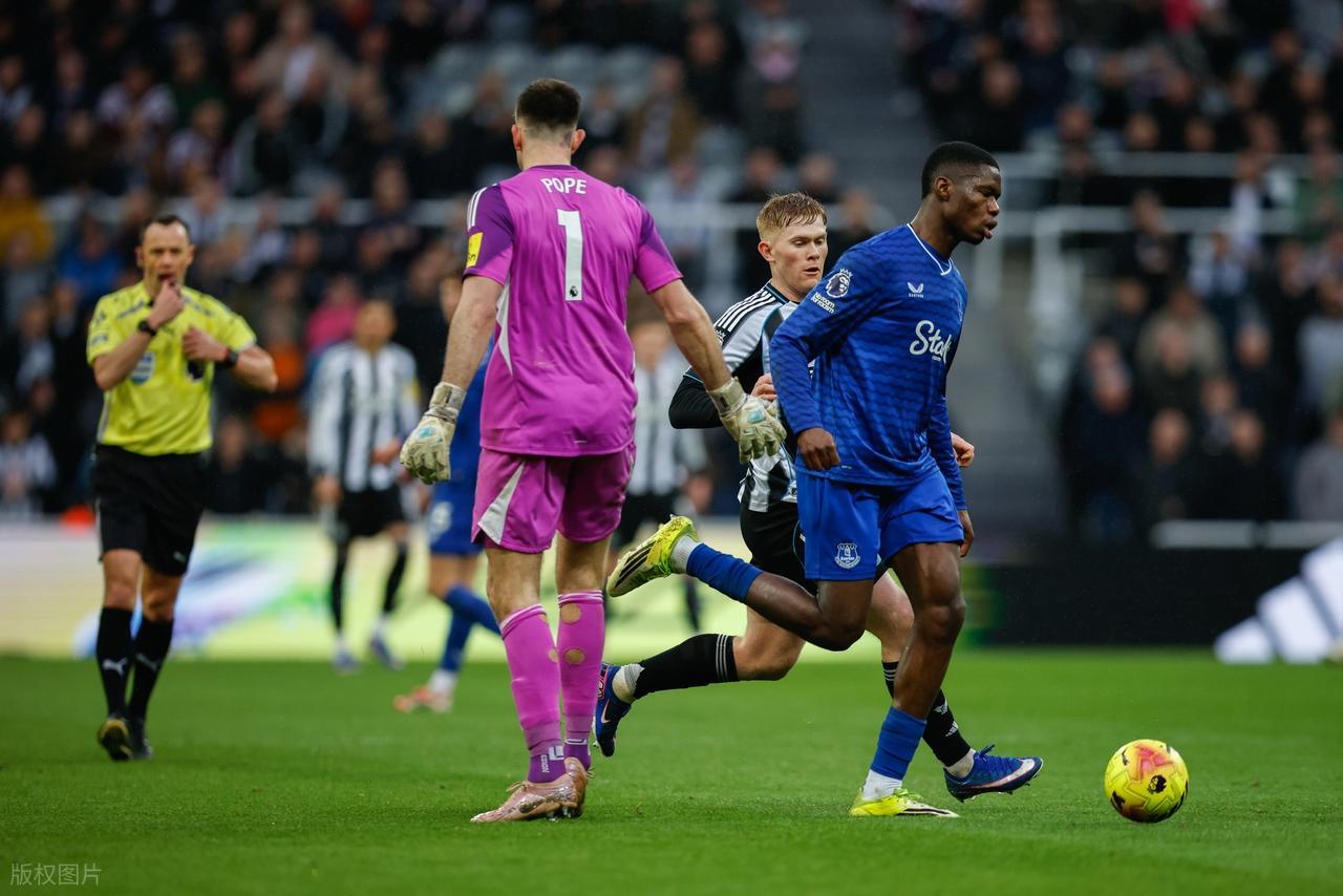 开云在线-英超：伯恩利士气低迷，埃弗顿能否延续火热状态？埃弗顿VS伯恩利